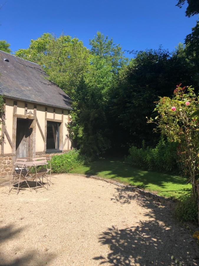 Le Clos Du Mont Jarry Le Val-Saint-Père Exterior foto
